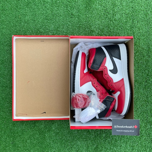 -Edm- 🍄*NEW* Women’s Air Jordan 1 ‘Satin Snake Chicago’ - Picture 10 of 13
